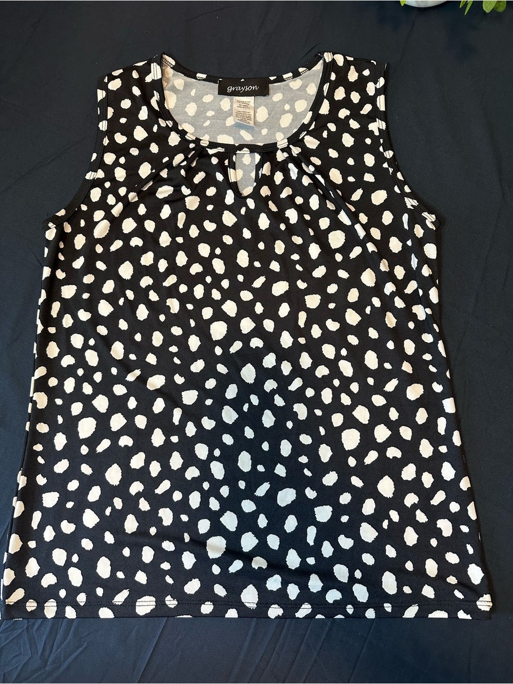 Greyson Black & White Sleeveless Keyhole Tank